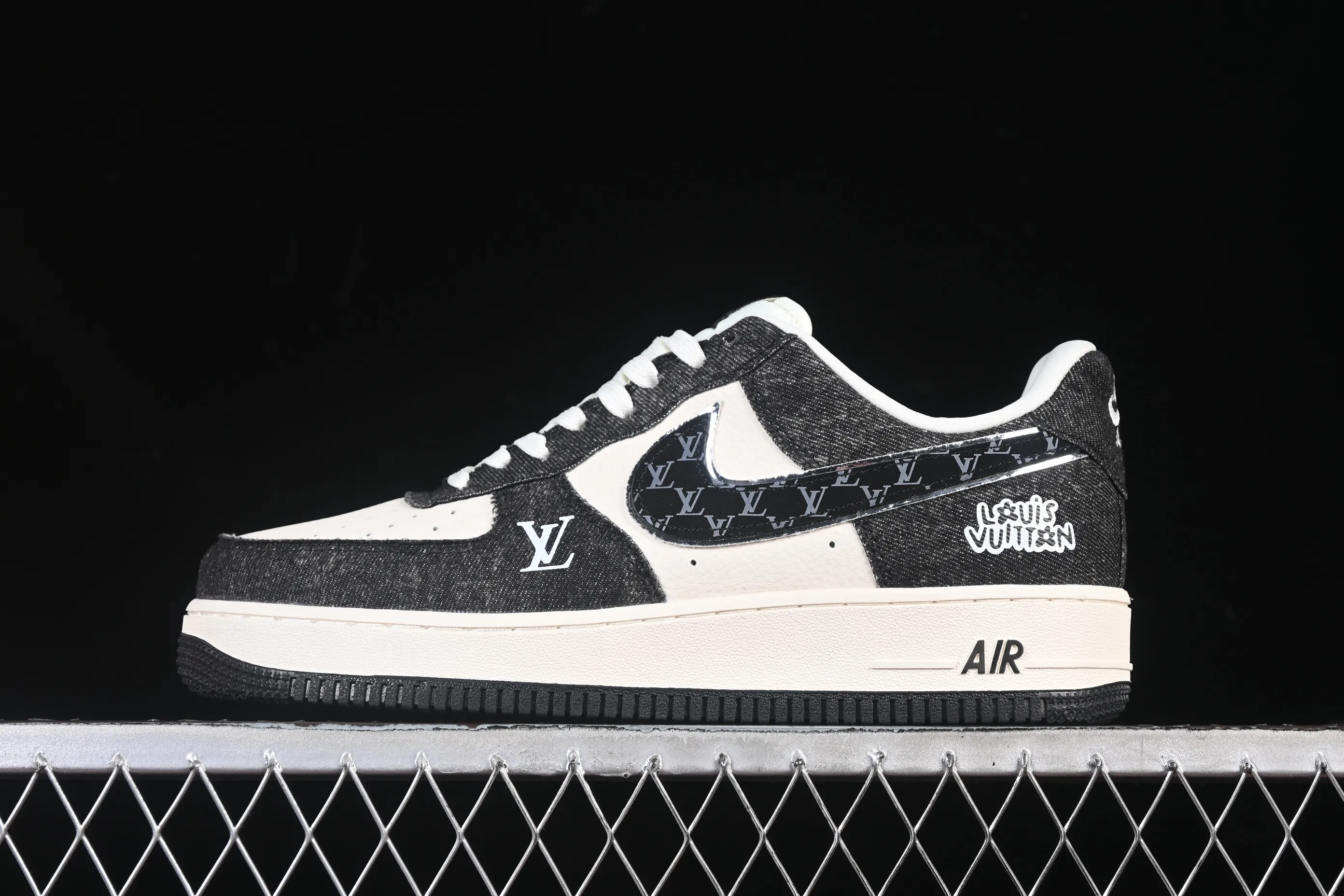 All categories Nk Air Force 1 Air Force series Nk Air Force 1 Low Air Force low-top Nike Air Force 1'07 Low joint two-color bottom black denim Air Force 1 low-top casual sneakers DX1888-097